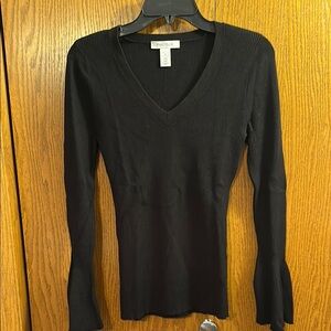 White House Black Market Black Ribbed V-Neck Top size small.